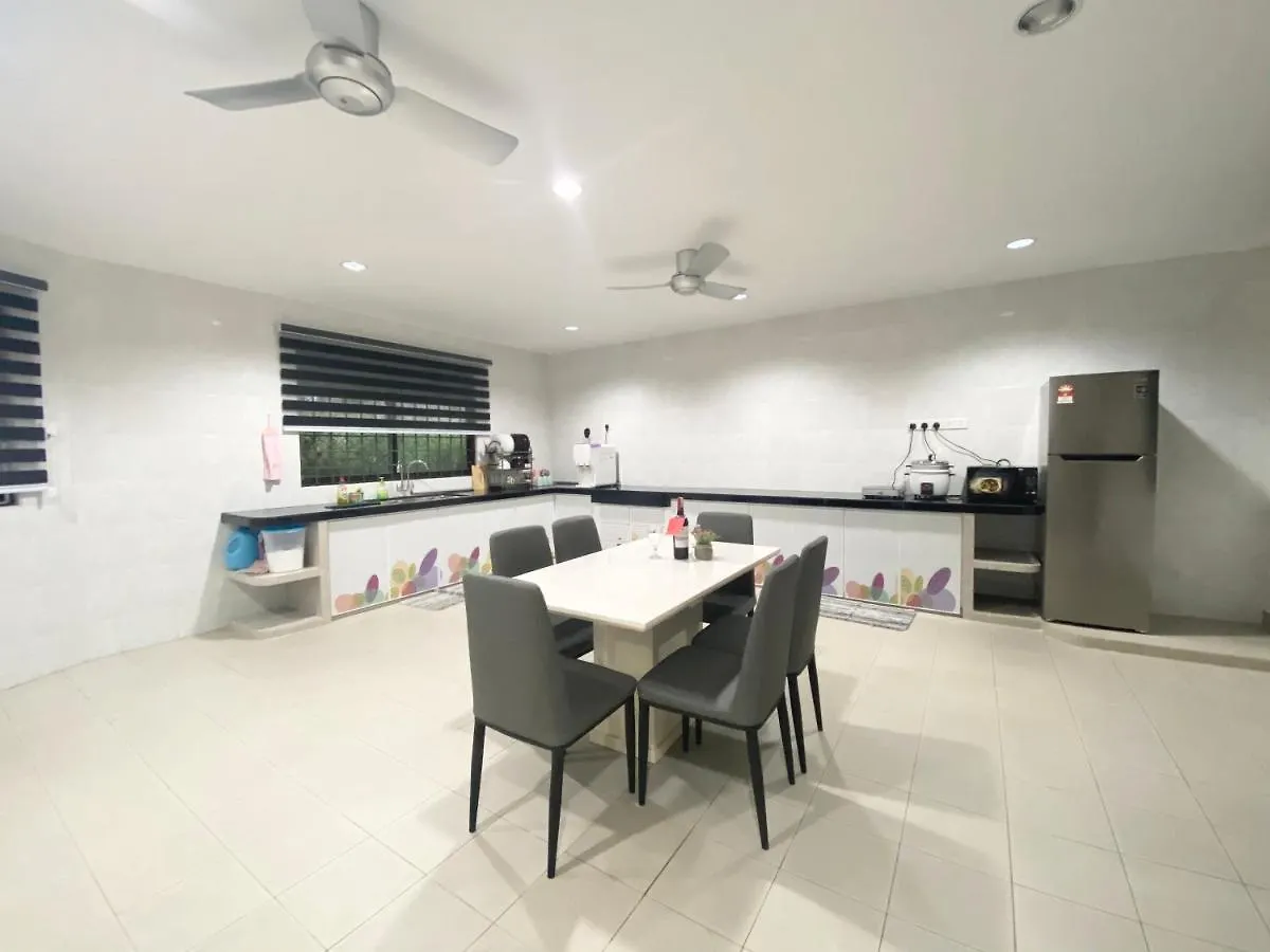 Langkawi Cozy Holiday Home At Taman Seri Aman By Zervin クア